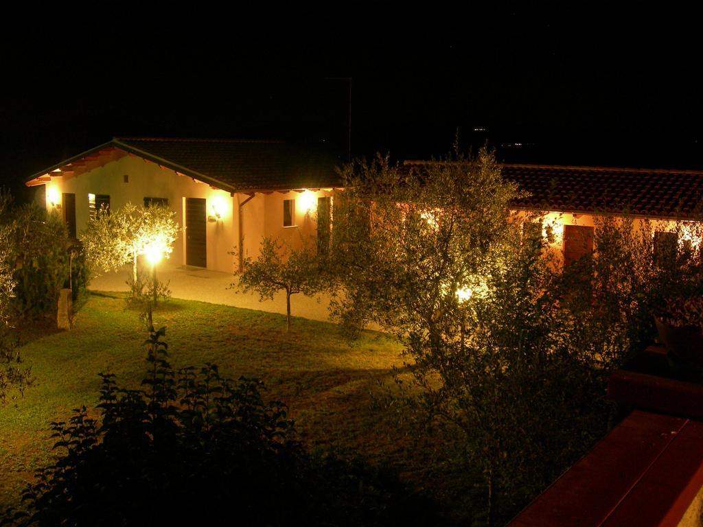 Santa Croce Villa Fossato di Vico Exterior photo