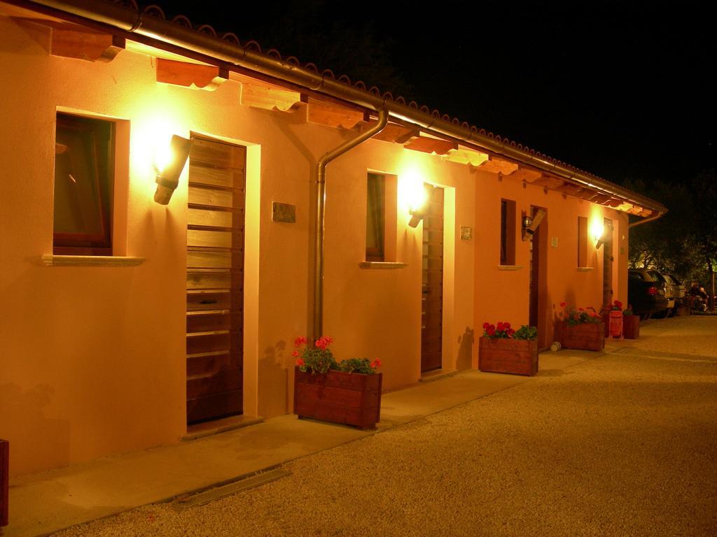 Santa Croce Villa Fossato di Vico Exterior photo