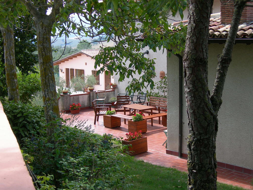 Santa Croce Villa Fossato di Vico Exterior photo