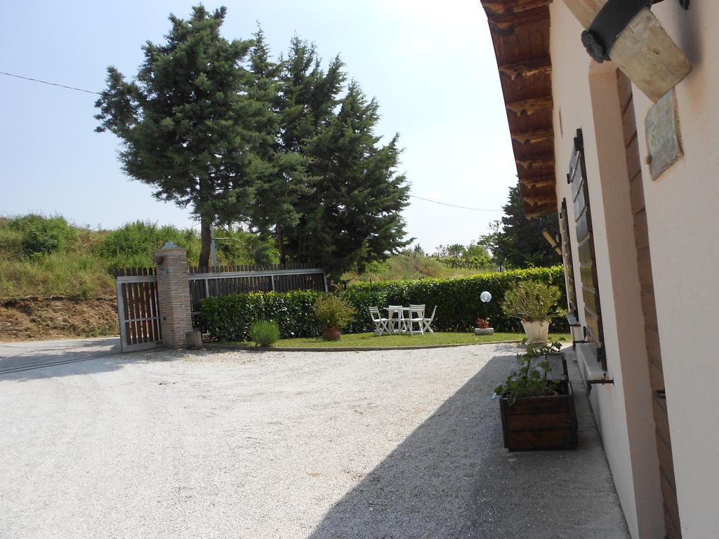 Santa Croce Villa Fossato di Vico Exterior photo